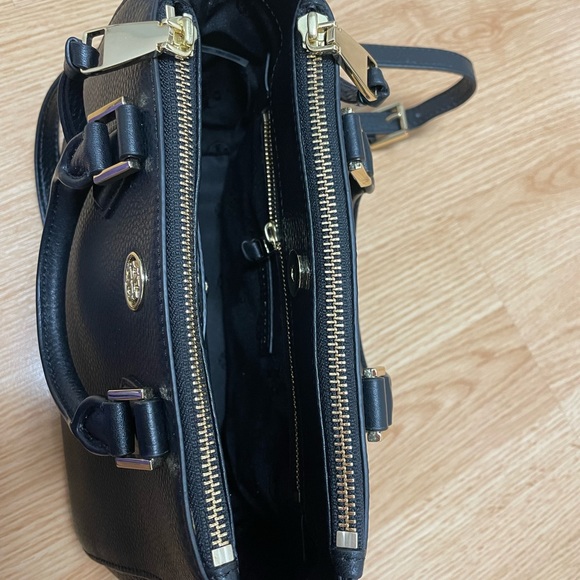 Tory Burch Robinson Pebbled Mini Tote bag - Picture 4 of 6